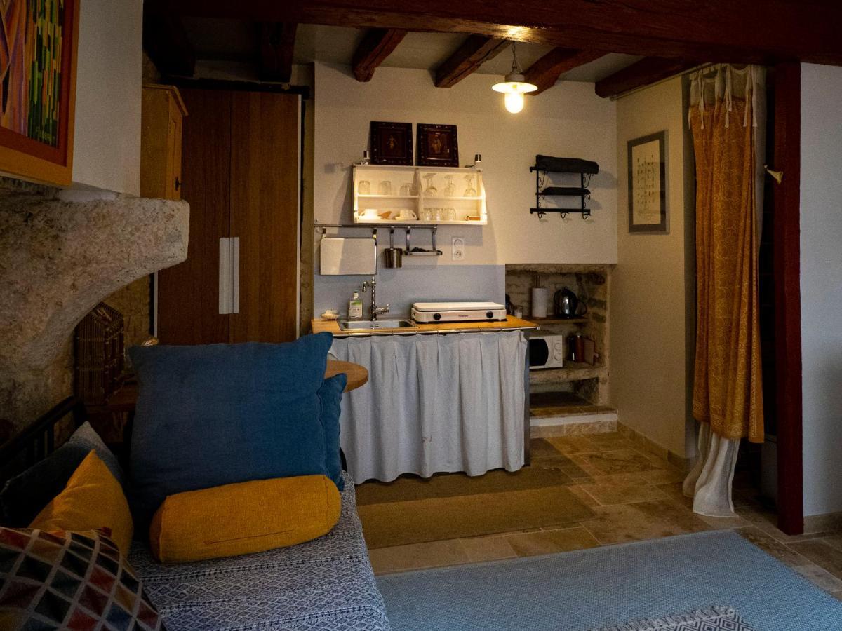 Voyage… Villa Нойер-сюр-Соран Екстериор снимка